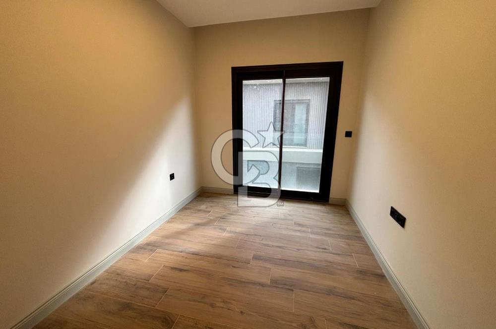 Güzelbahçe Yelki'de Merkezi Konumda Güneş Enerji Sistemli Kiralık 4+1 Villa