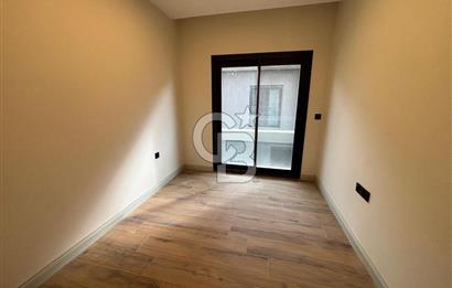 Güzelbahçe Yelki'de Merkezi Konumda Güneş Enerji Sistemli Kiralık 4+1 Villa