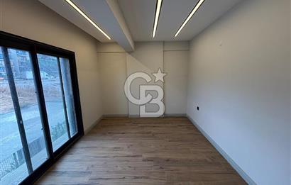 Güzelbahçe Yelki'de Merkezi Konumda Güneş Enerji Sistemli Kiralık 4+1 Villa