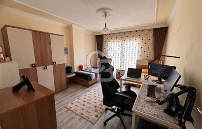 Merkezi Konumda Geniş 2+1 Ara Katta Satılık Daire