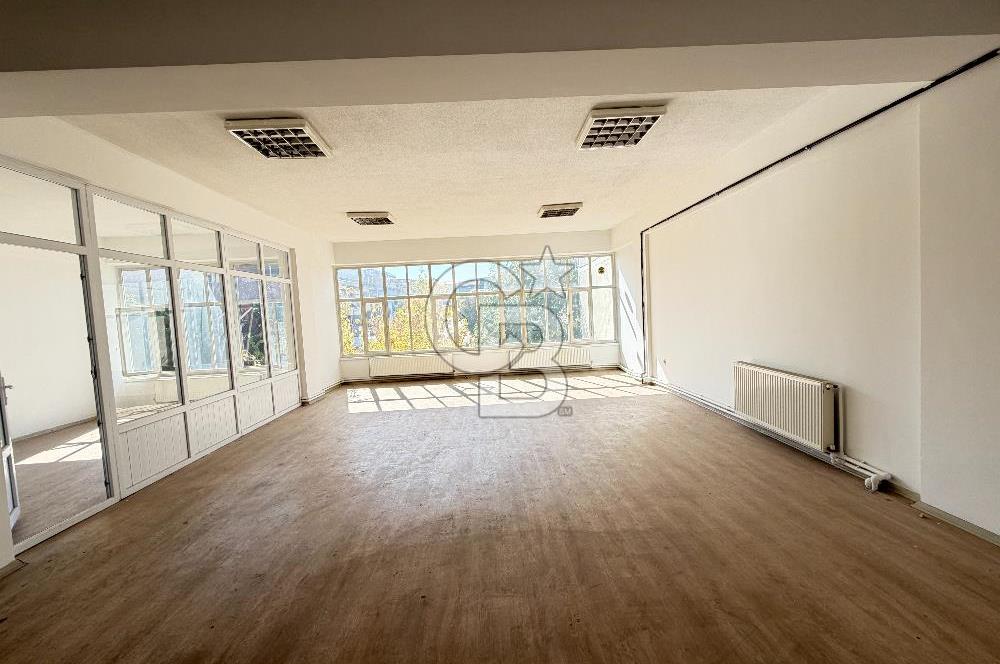 CADDEYE YAKIN YAPILI VE 380 V. SANAYİ ELKTRİKLİ 375 M2 KAPALI ALANLI KİRALIK İŞYERİ