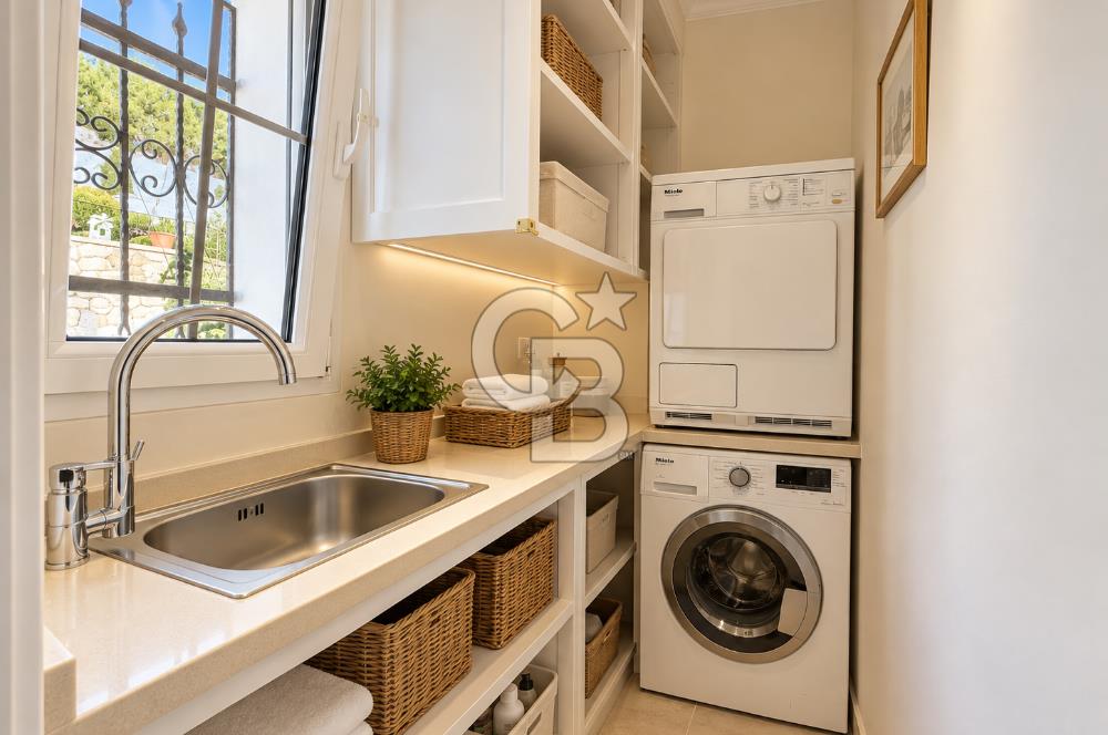 ÇEŞME FAHRETTİN PAŞA'DA 3.771 M² ARAZİDE, ÖZEL PEYZAJLI 6+1 VİLLA