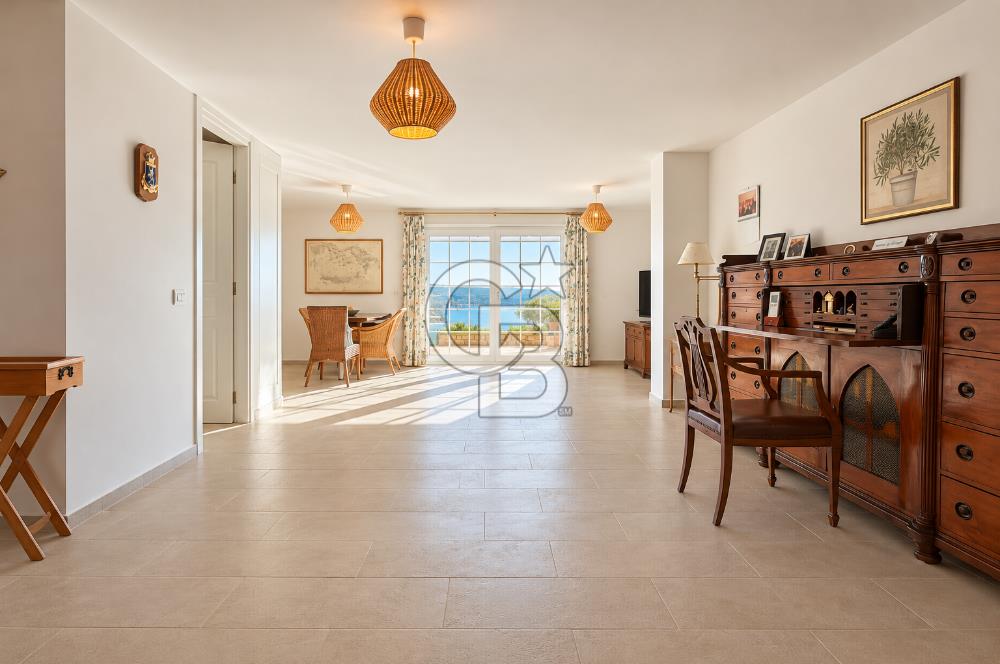 ÇEŞME FAHRETTİN PAŞA'DA 3.771 M² ARAZİDE, ÖZEL PEYZAJLI 6+1 VİLLA