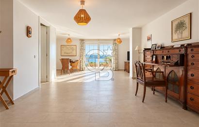 ÇEŞME FAHRETTİN PAŞA'DA 3.771 M² ARAZİDE, ÖZEL PEYZAJLI 6+1 VİLLA