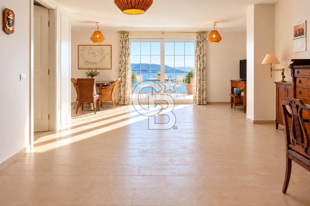 ÇEŞME FAHRETTİN PAŞA'DA 3.771 M² ARAZİDE, ÖZEL PEYZAJLI 6+1 VİLLA
