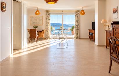 ÇEŞME FAHRETTİN PAŞA'DA 3.771 M² ARAZİDE, ÖZEL PEYZAJLI 6+1 VİLLA