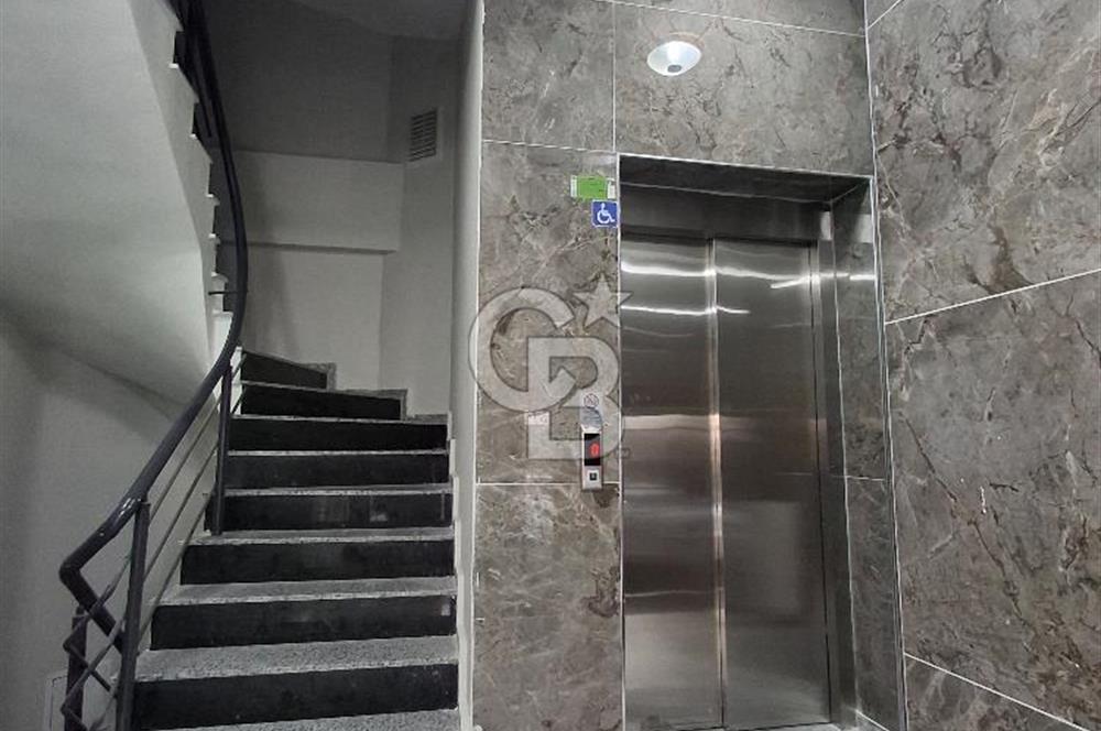 ÇEKMEKÖY MERKEZ DE SATILIK KOMPLE İŞ MERKEZİ KATLARI