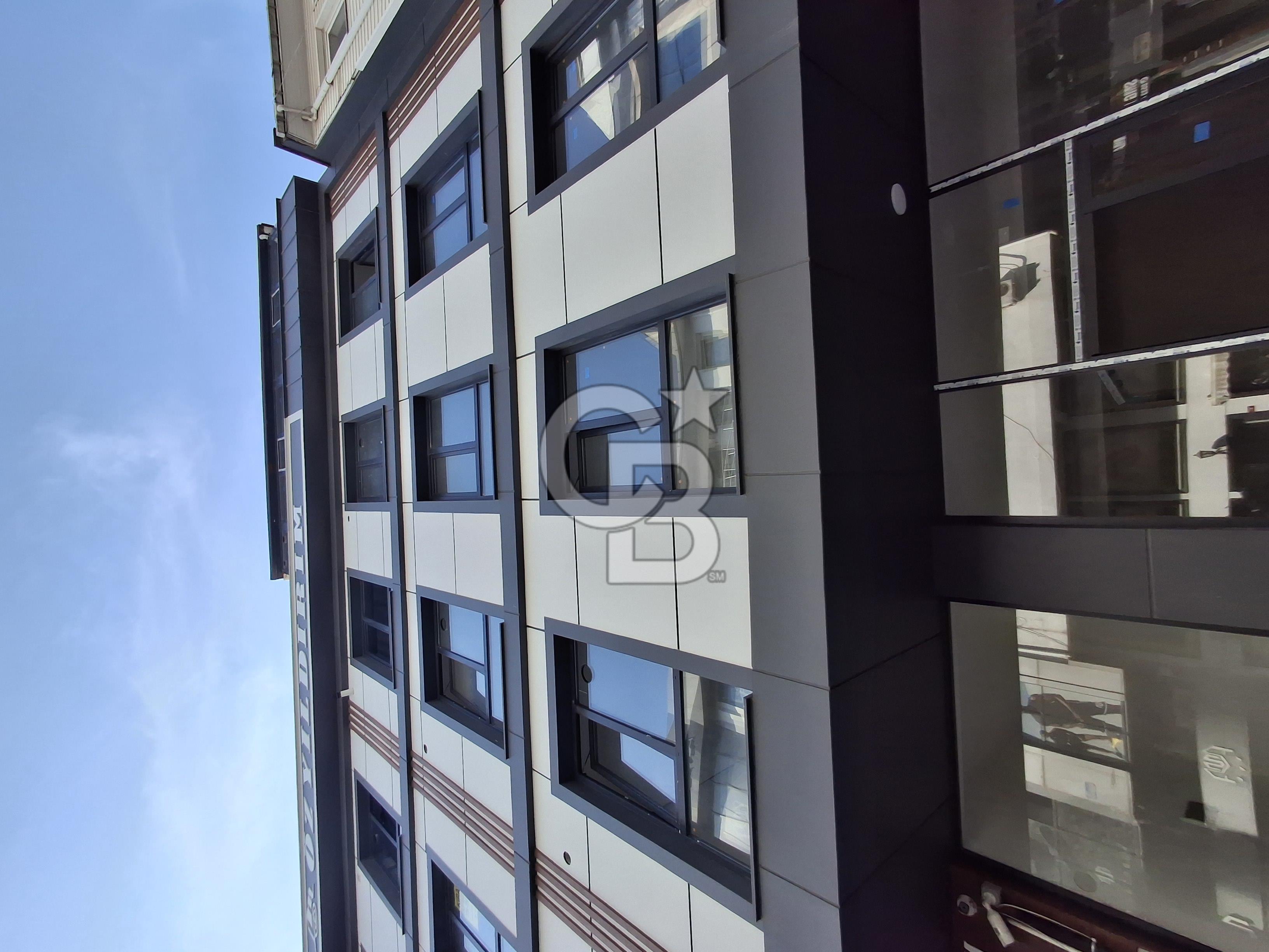 ÇEKMEKÖY MERKEZ DE SATILIK KOMPLE İŞ MERKEZİ KATLARI
