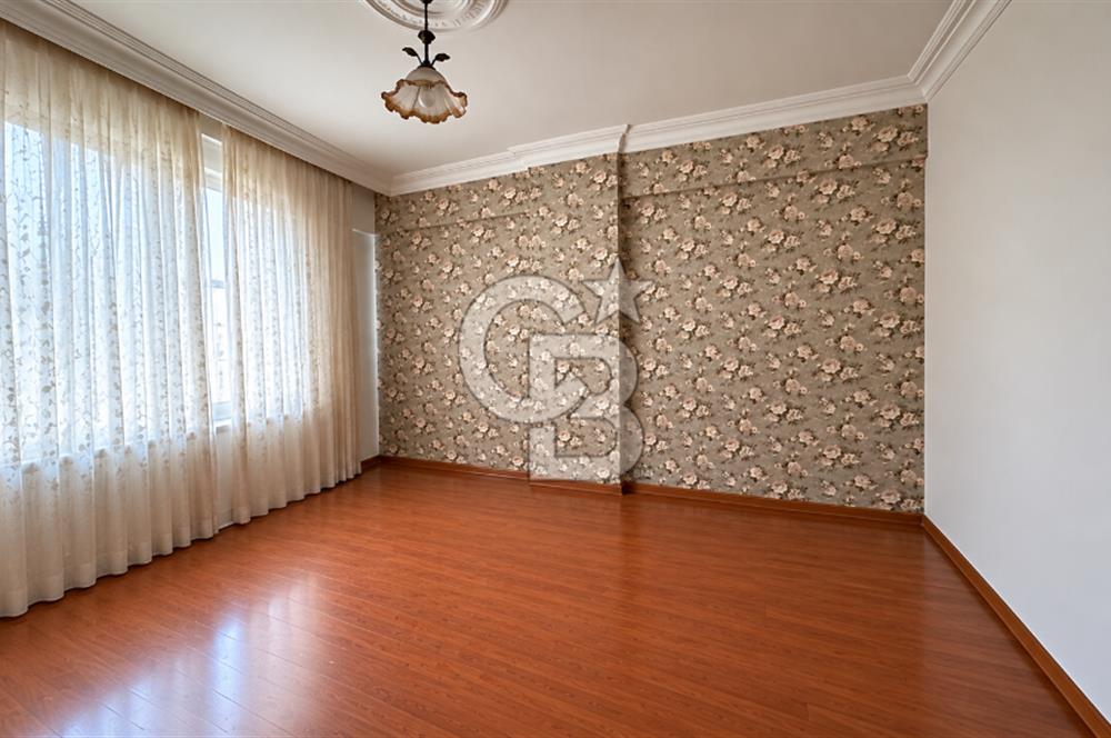 Ümraniye İstiklal Mahallesi nde Satılık 3 +1 Daire