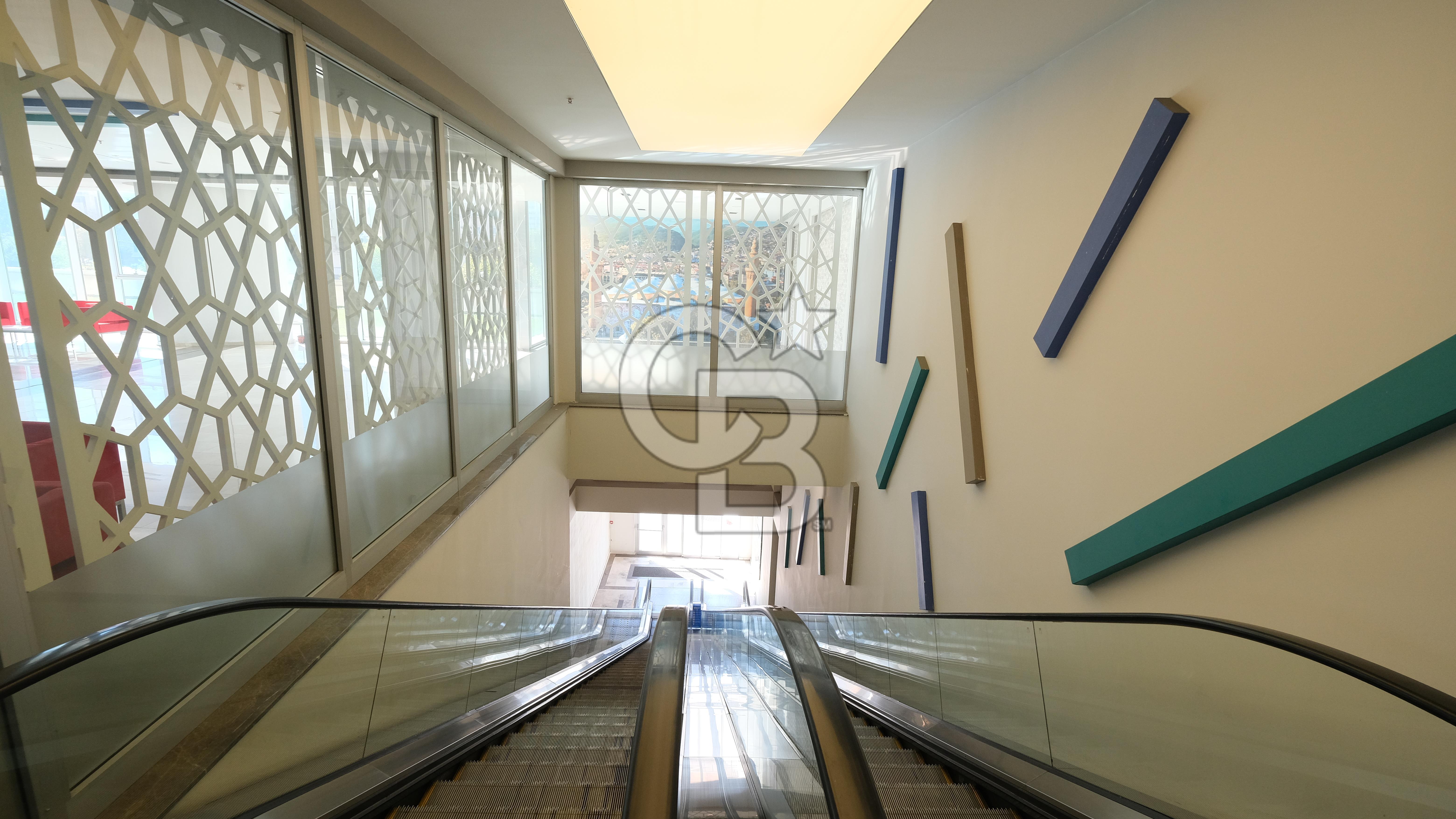 EVKE TRADE TOWER EMSALLERİNİN ALTINDA SATILIK OFİS
