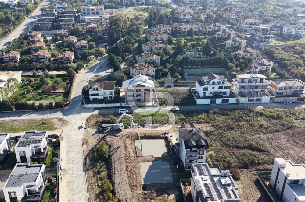 YARISI PEŞİN YARISI VADELİ BAŞİSKELE DENİZ MANZARALI 4+1 VİLLA