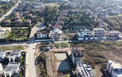 YARISI PEŞİN YARISI VADELİ BAŞİSKELE DENİZ MANZARALI 4+1 VİLLA