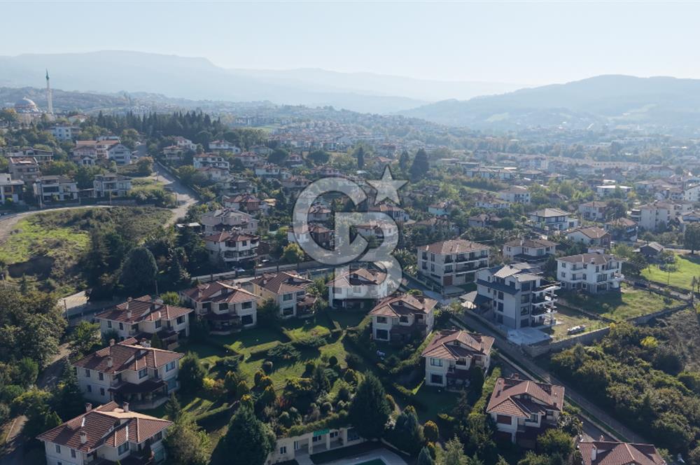 YARISI PEŞİN YARISI VADELİ BAŞİSKELE DENİZ MANZARALI 4+1 VİLLA