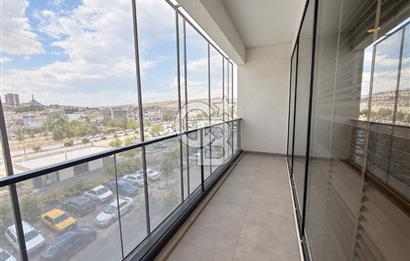 İVEDİK EKSEN PLAZADA SATILIK CADDE CEPHELİ YAPILI&MOBİLYALI OFİS