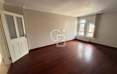 Tunalı Hilmi'de, Bestekâr Caddesinde Satılık Yapılı 2+1 Daire