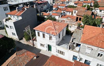 Burhaniye Merkez'de Satılık 5+1 Müstakil Ev