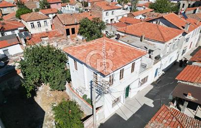 Burhaniye Merkez'de Satılık 5+1 Müstakil Ev