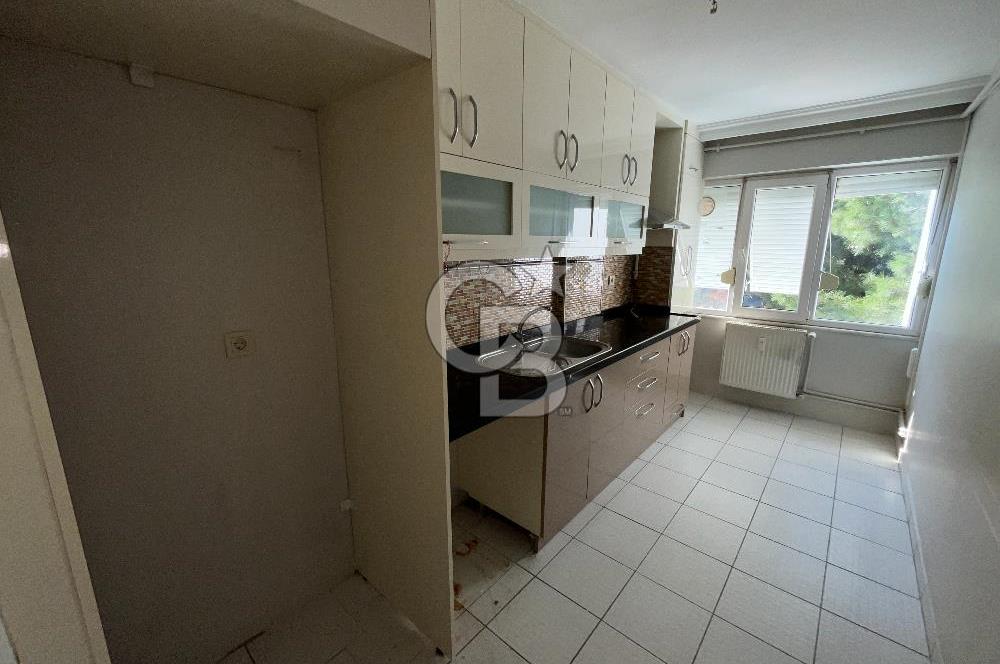 Acıbademde Güvenlikli Site İçerisinde Açık Otoparklı Kiralık 3+1