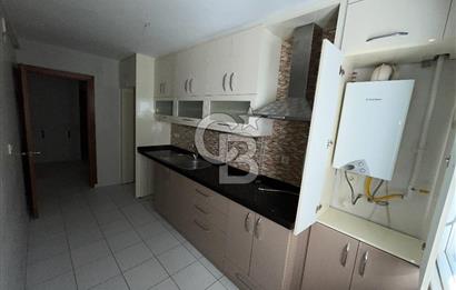 Acıbademde Güvenlikli Site İçerisinde Açık Otoparklı Kiralık 3+1