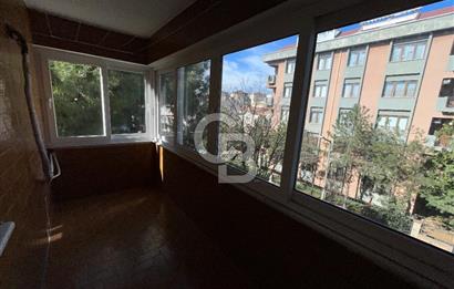 Acıbademde Güvenlikli Site İçerisinde Açık Otoparklı Kiralık 3+1