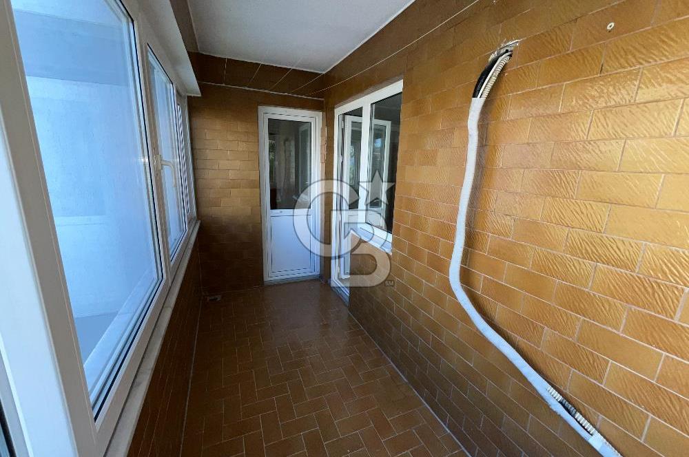 Acıbademde Güvenlikli Site İçerisinde Açık Otoparklı Kiralık 3+1
