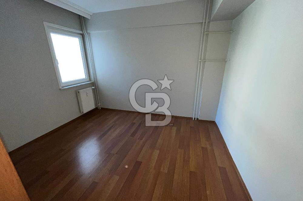 Acıbademde Güvenlikli Site İçerisinde Açık Otoparklı Kiralık 3+1