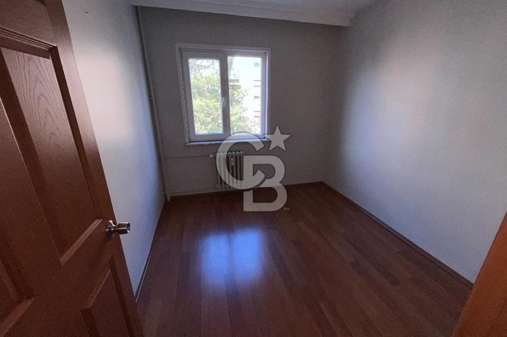 Acıbademde Güvenlikli Site İçerisinde Açık Otoparklı Kiralık 3+1