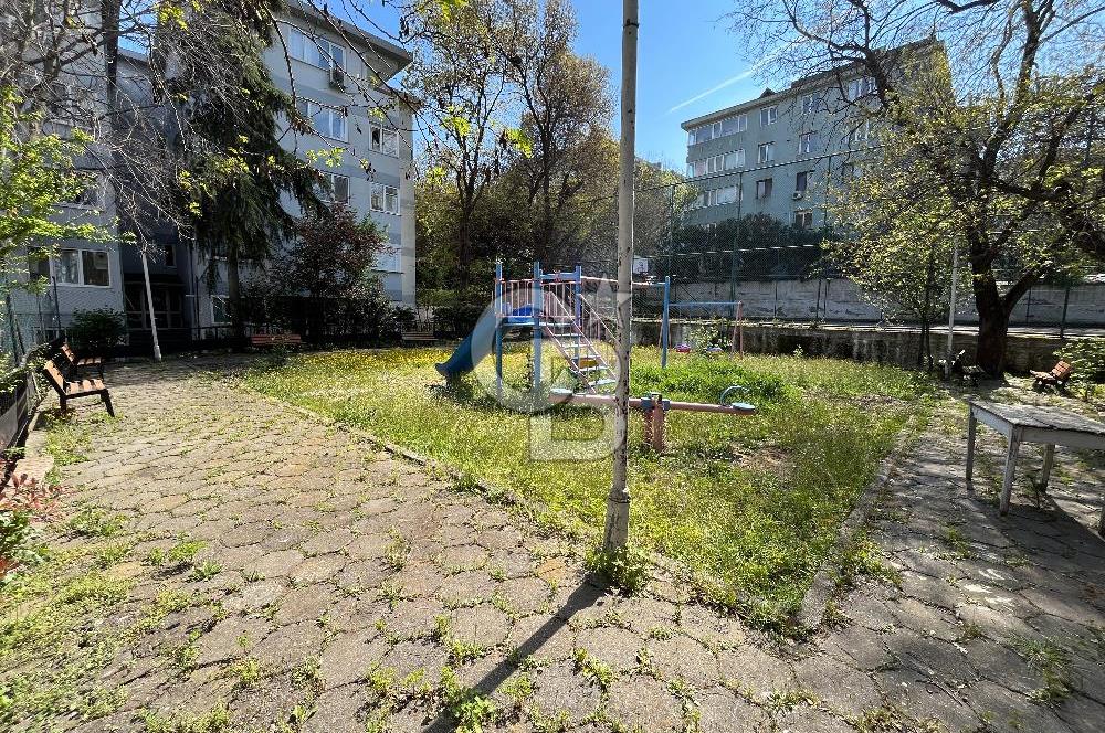 Acıbademde Güvenlikli Site İçerisinde Açık Otoparklı Kiralık 3+1