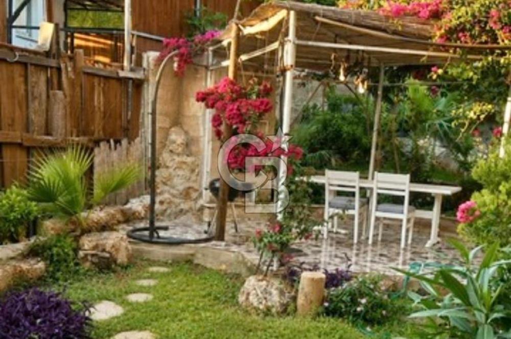 KAŞ KALKAN'DA HAVUZLU KİRALIK VİLLA KATI