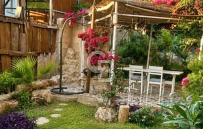KAŞ KALKAN'DA HAVUZLU KİRALIK VİLLA KATI