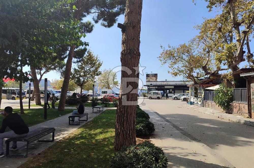 Gemlik Merkezde Çarşı İçi Satılık 5 Katlı Bina