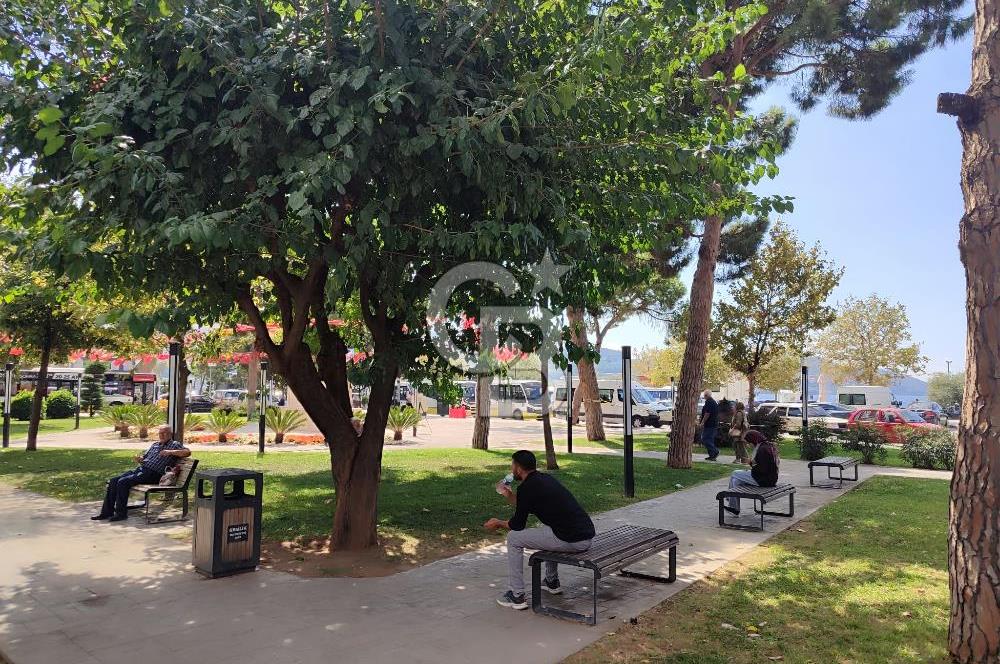 Gemlik Merkezde Çarşı İçi Satılık 5 Katlı Bina