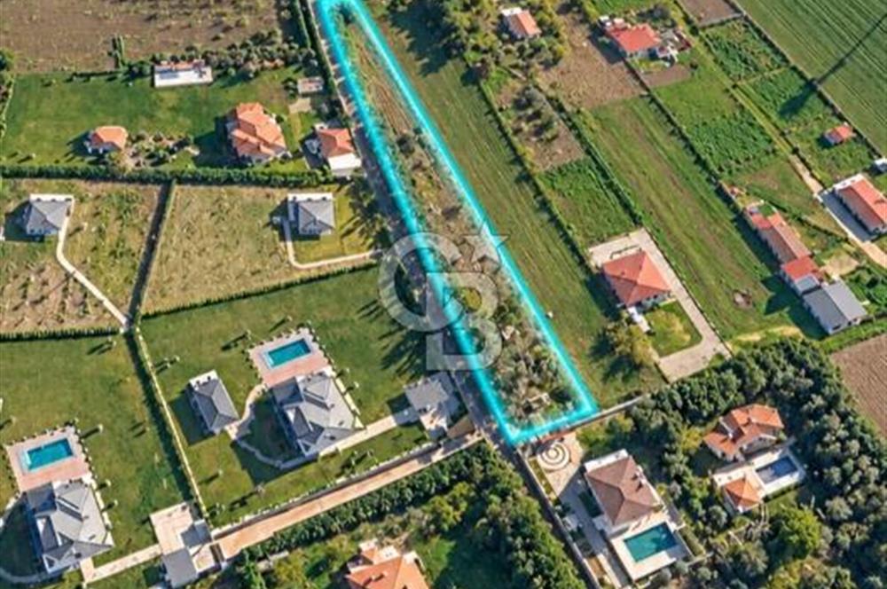🌿 ÇATALCA OVAYENİCE’DE VİLLALAR ARASINDA 2.557 M² TARLA