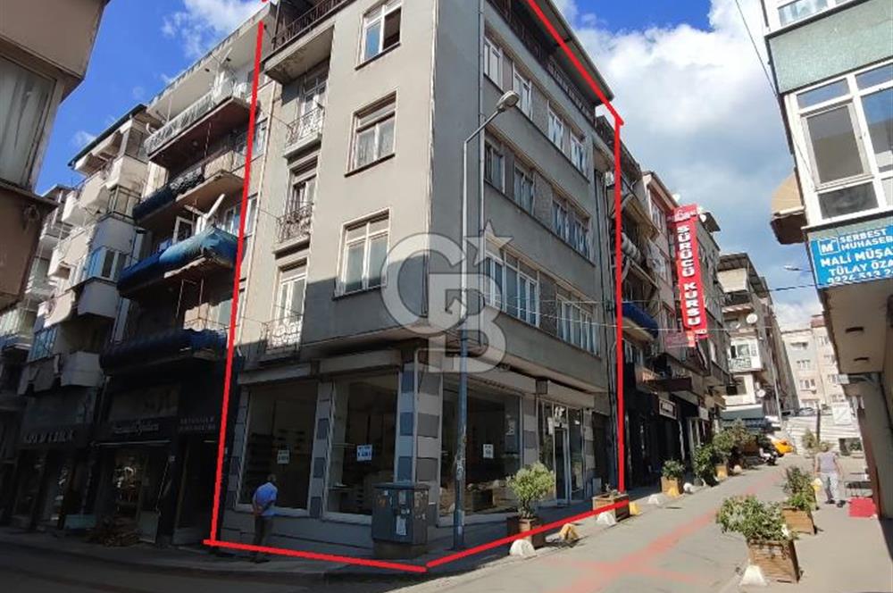 Gemlik Merkezde Çarşı İçi Satılık 5 Katlı Bina