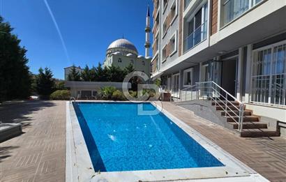 CB ODAK'tan Çiğli'de Havuzlu Sitede Satılık Eşyalı 1+1 Daire!