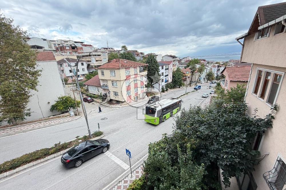 İZMİT KURUÇEŞMEDE SATILIK 2+1 ARA KAT DENİZ MANZARALI DAİRE