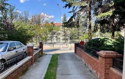 AYRANCI'DA MESNEVİ SOKAK'TA FERAH 3+1 OTOPARKLI SATILIK DAİRE
