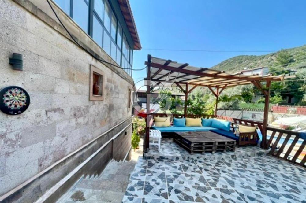 KAŞ KALKAN'DA HAVUZLU KİRALIK VİLLA KATI