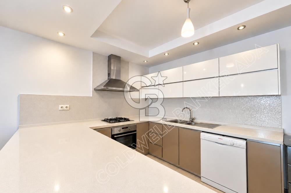 Terrace Ada'da Deniz Manzaralı, Bahçeli Dubleks Daire