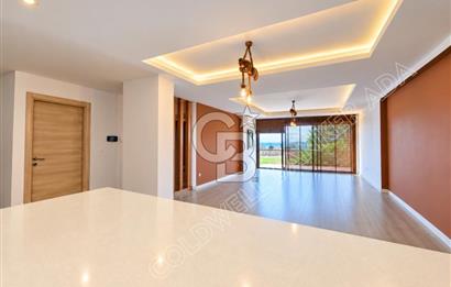 Terrace Ada'da Deniz Manzaralı, Bahçeli Dubleks Daire