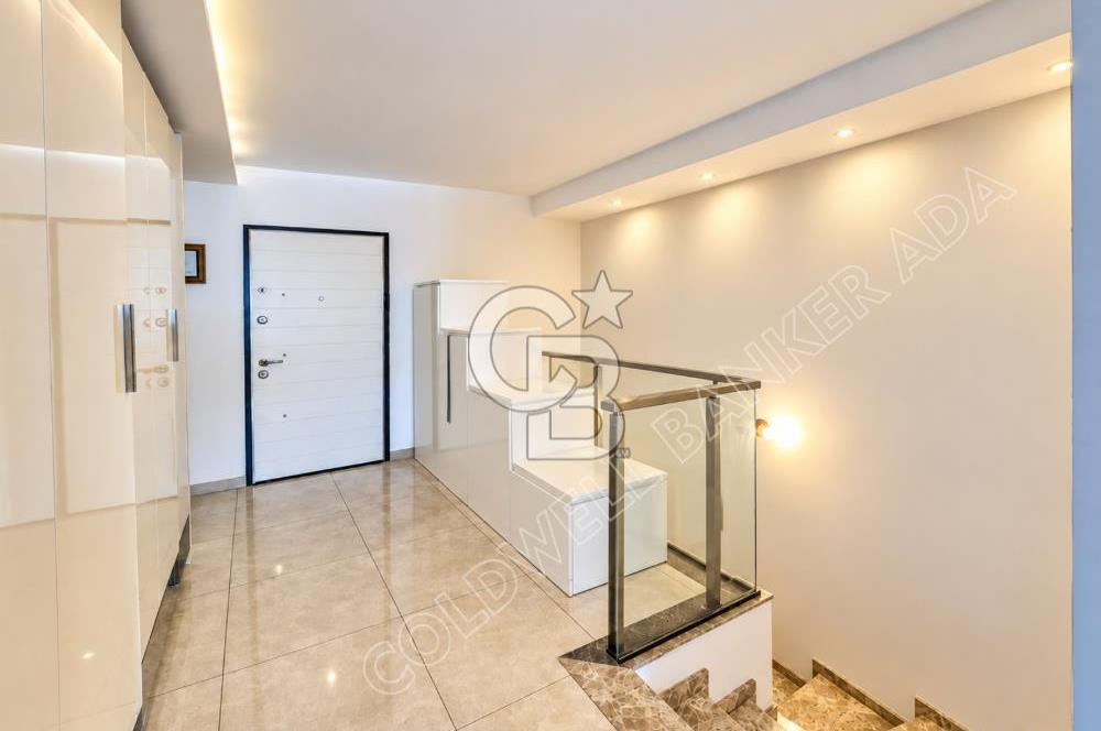 Terrace Ada'da Deniz Manzaralı, Bahçeli Dubleks Daire