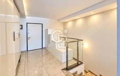 Terrace Ada'da Deniz Manzaralı, Bahçeli Dubleks Daire