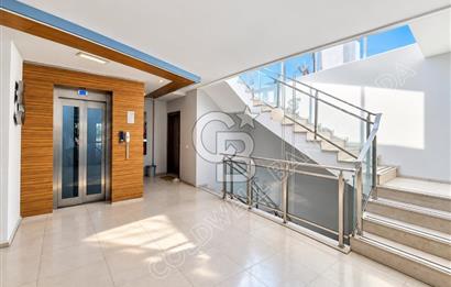 Terrace Ada'da Deniz Manzaralı, Bahçeli Dubleks Daire