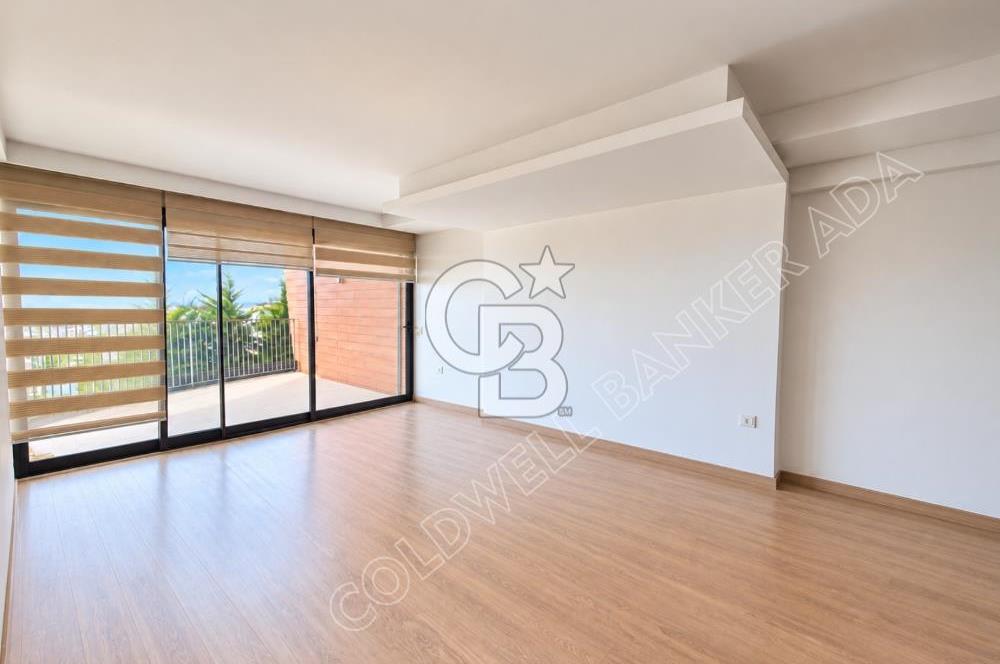 Terrace Ada'da Deniz Manzaralı, Bahçeli Dubleks Daire