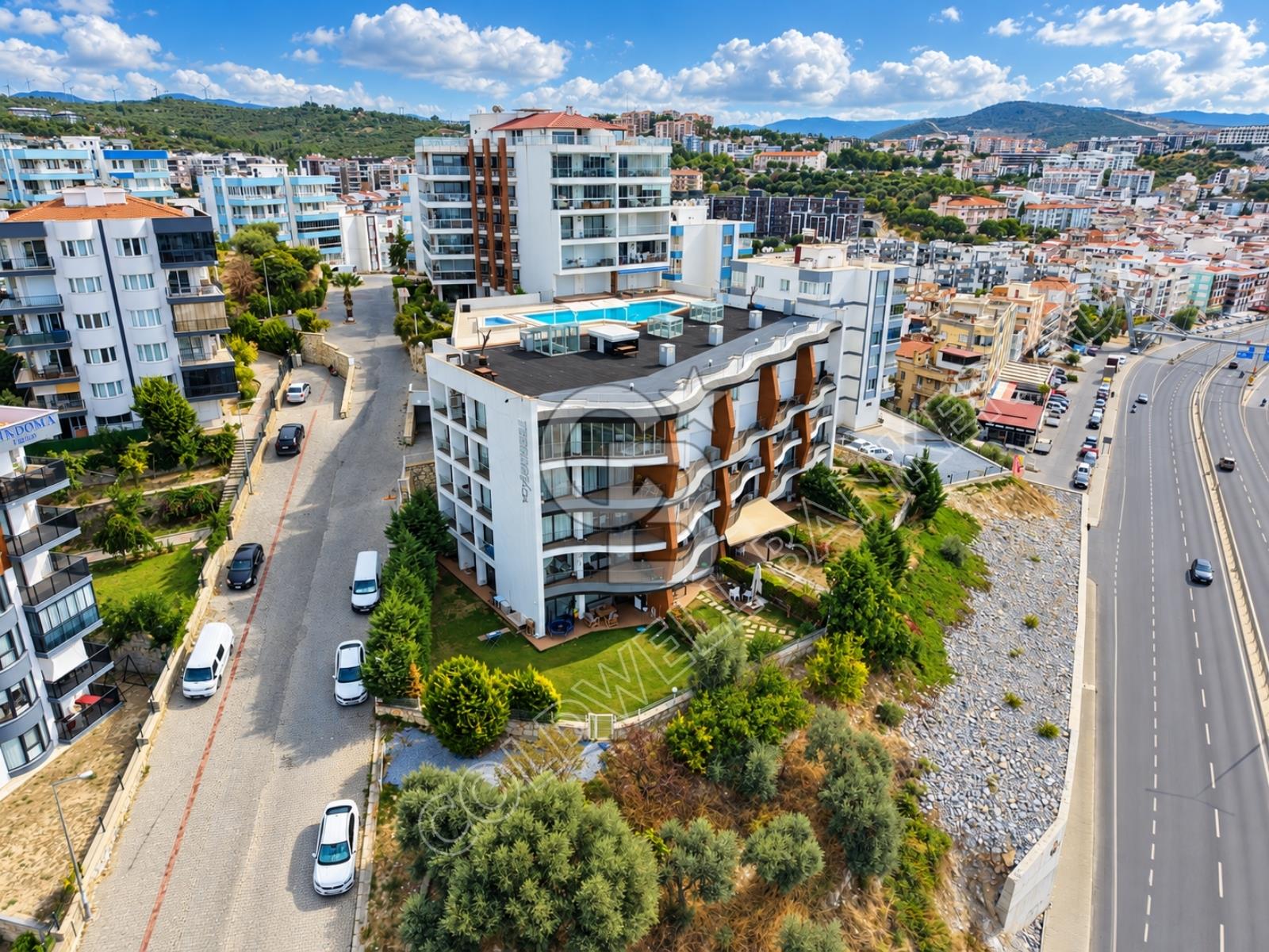 Terrace Ada'da Deniz Manzaralı, Bahçeli Dubleks Daire
