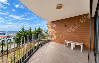 Terrace Ada'da Deniz Manzaralı, Bahçeli Dubleks Daire