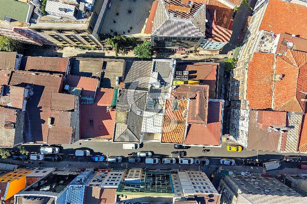 KARAKÖY'DE RESTORANLI, 12 ODALI DEVREN KİRALIK BİNA