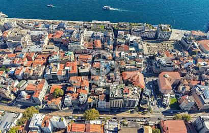 KARAKÖY'DE RESTORANLI, 12 ODALI DEVREN KİRALIK BİNA