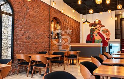 KARAKÖY'DE RESTORANLI, 12 ODALI DEVREN KİRALIK BİNA