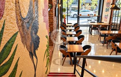 KARAKÖY'DE RESTORANLI, 12 ODALI DEVREN KİRALIK BİNA